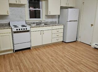 65 Dresden Ave #2, Gardiner, ME 04345