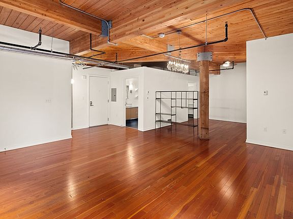 4th image of 1408 12th Ave Unit 306