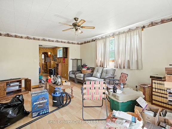5th image of 320 Netherby Rd