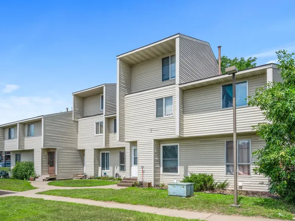 7918 Yates Ave N, Brooklyn Park, MN 55443