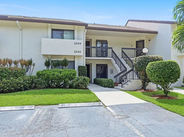 3242 Perimeter Drive, Greenacres, FL 33467