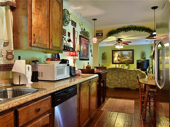 4th image of 12595 Hickory Dr