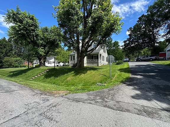 2nd image of 819 Lafayette St