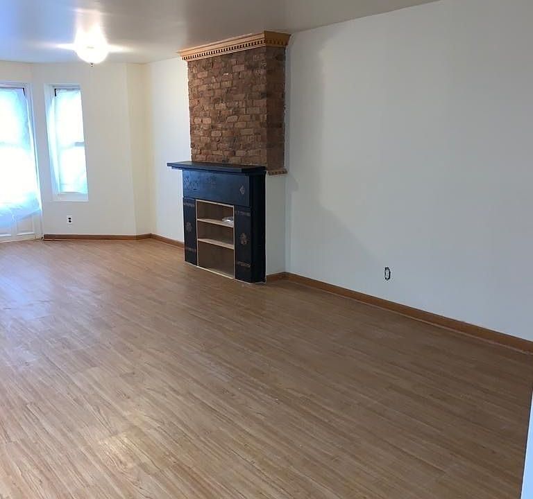 1st image of 421 36th St #1