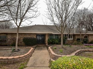 833 Tennis View Ct, Fort worth, TX 76120