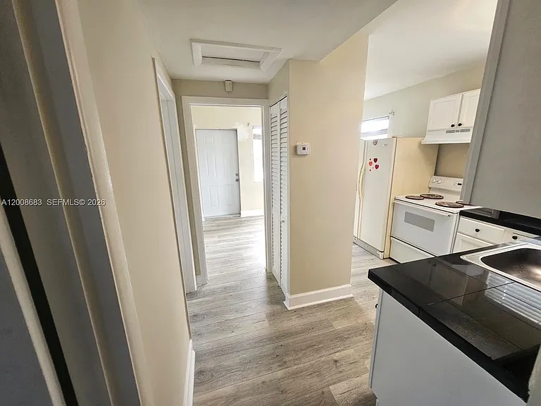 10790 SW 46th St — Photo 3