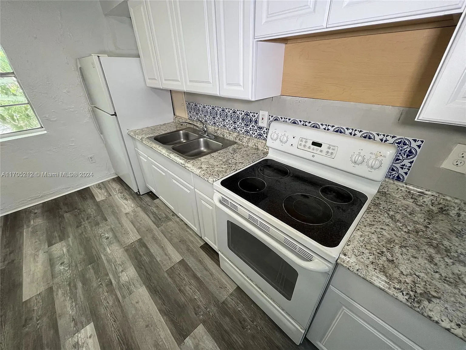 2 bed, 1.0 bath, 1000 sqft, $1,800 — Photo 3