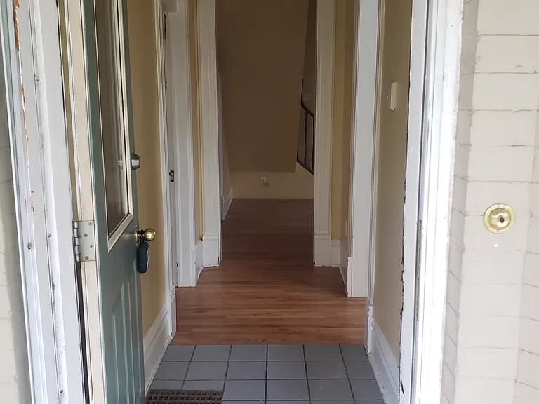 324 E 7th Ave — Photo 3