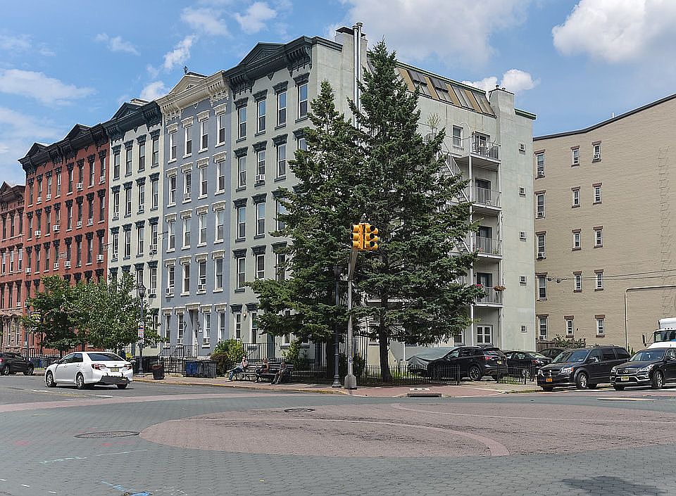 1st image of 1103 Washington St APT 9