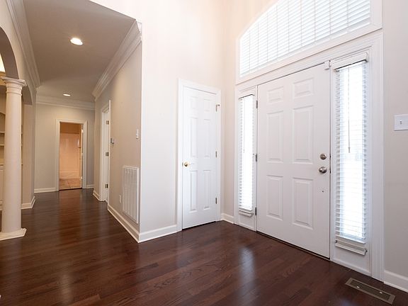 2nd image of 6 Gravelle Dr