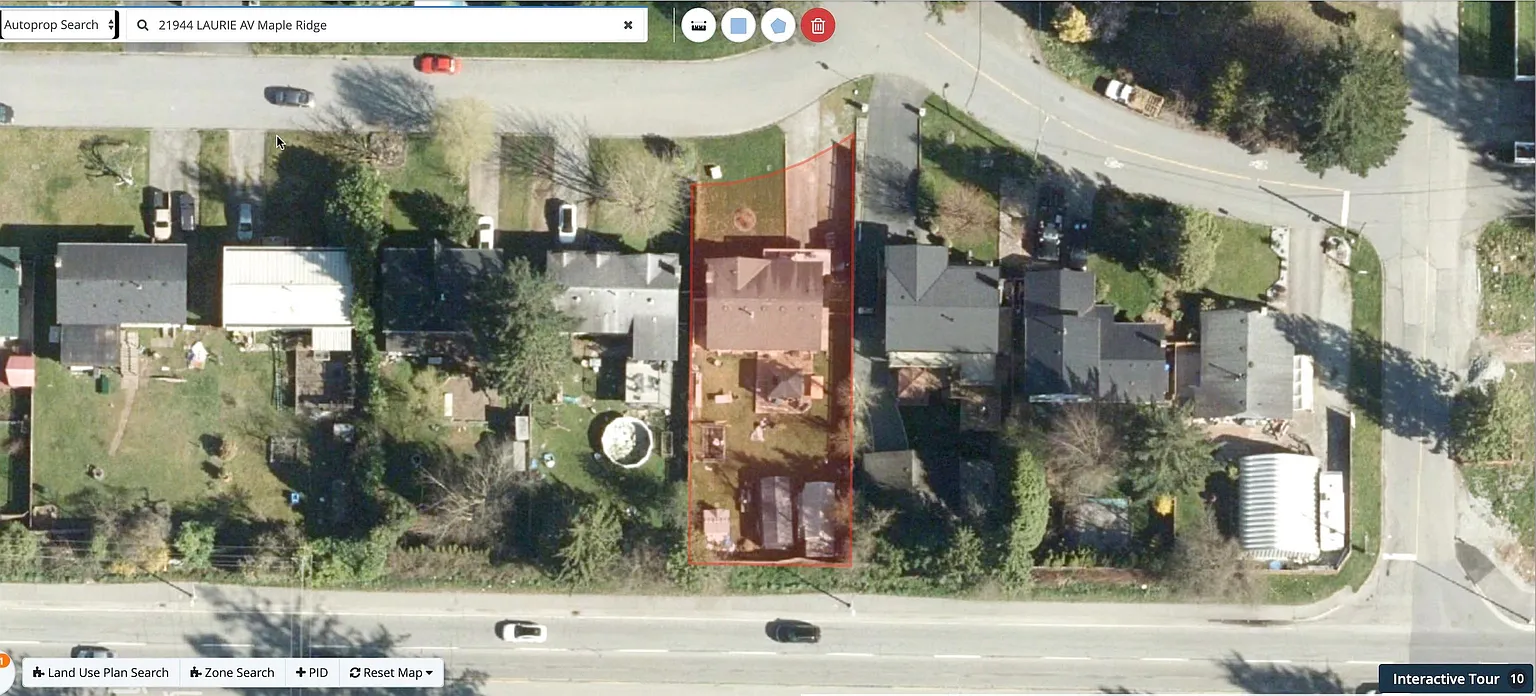 21944 Laurie Ave photo 1