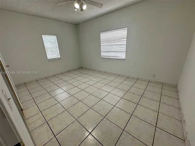 2135 Lincoln St — Photo 4