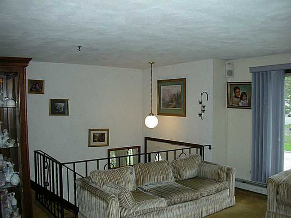 5th image of 15 Newburg St