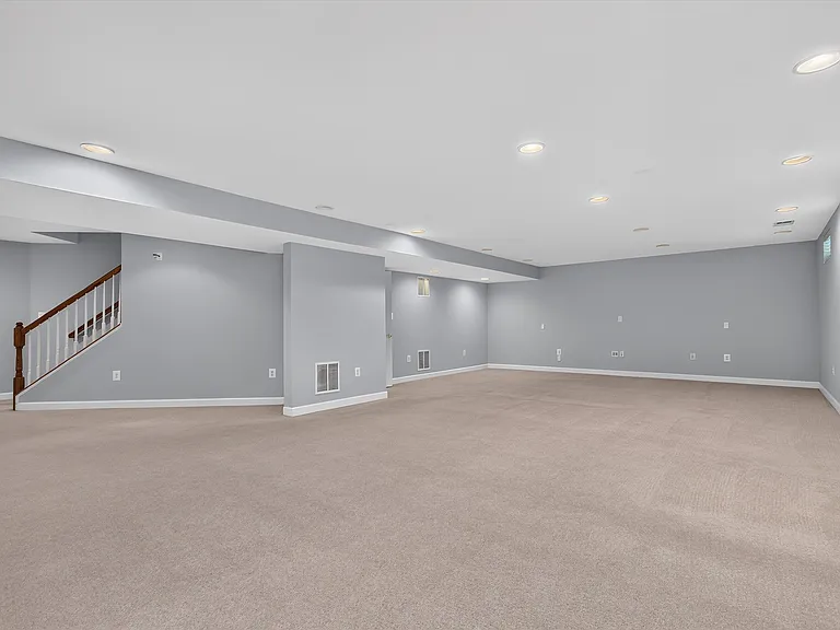 25670 S Village Dr — Photo 37