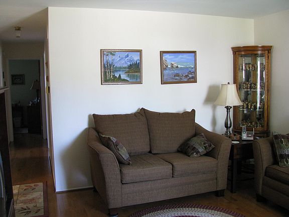 3rd image of 21810 Brittany Ave