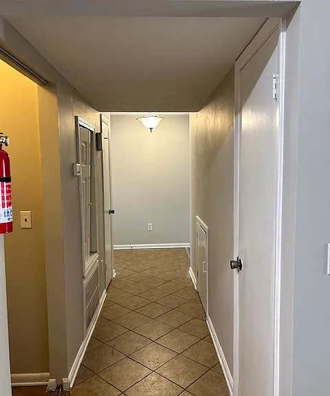 465 Hickory Hill Dr — Photo 4