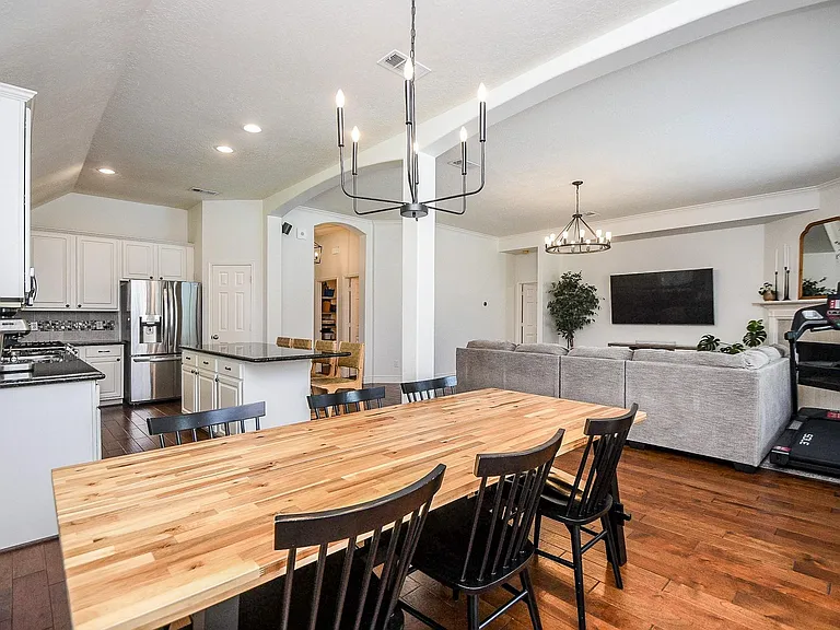 7219 Colony Bend Ln — Photo 12