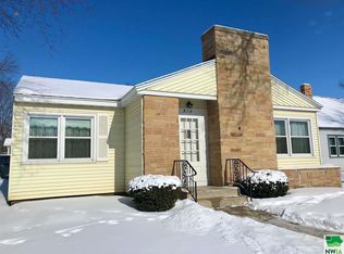 816 W Cherry St, Cherokee, IA 51012
