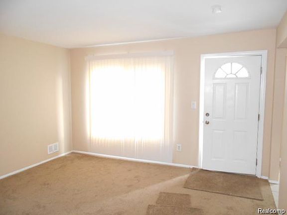 5th image of 4946 Roosevelt Blvd