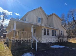 524 Post Hill Rd APT 101, Henryville, PA 18332