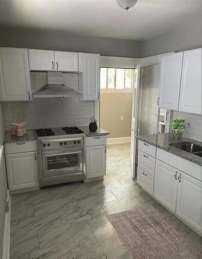 2 bed, 1305 sqft, $995 — Photo 2