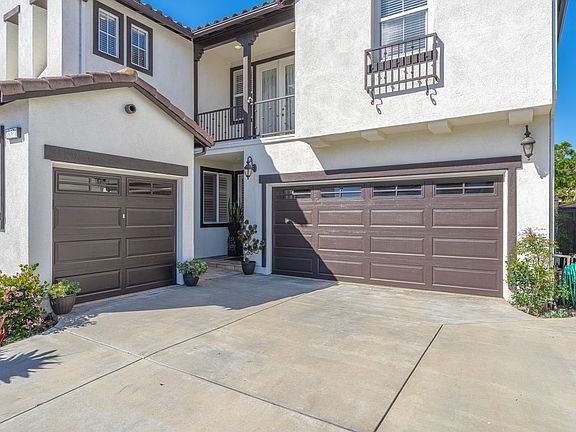 3rd image of 18571 Amalia Ln