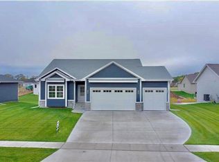 1011 Cardinal Dr, Polk City, IA 50226