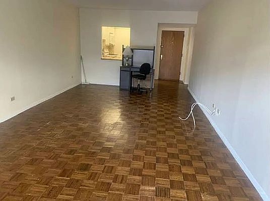 4th image of 507 E 80th St APT 7R