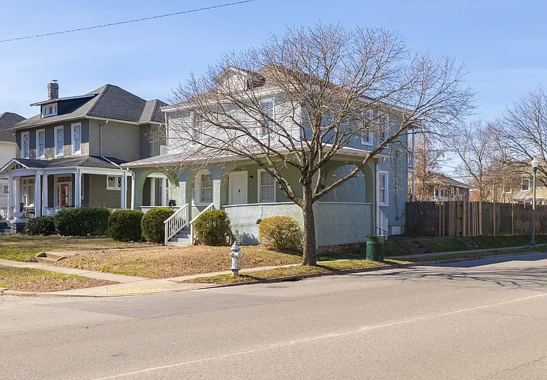 2922 Noble Ave #A — Photo 13