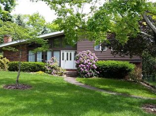 2421 Willow Dr, North Huntingdon, PA 15642