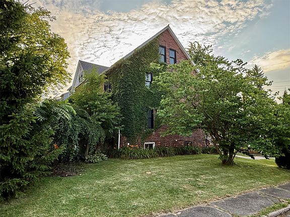 3rd image of 3824 Morse St