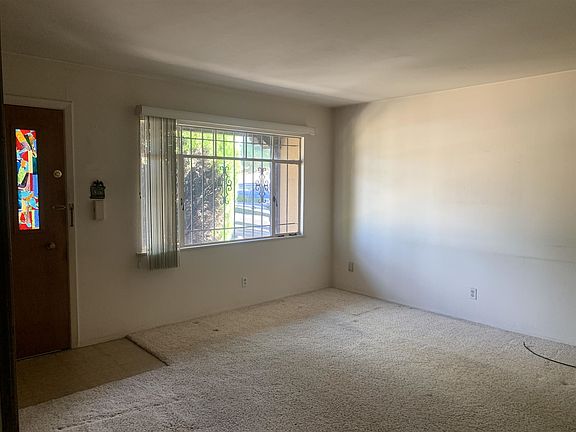 3rd image of 3511 Morningside Dr NE