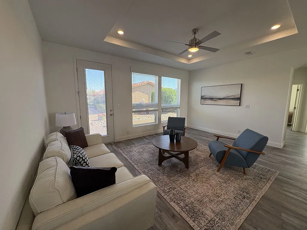 3 bed, 3.0 bath, 1824 sqft, $2,200 — Photo 3