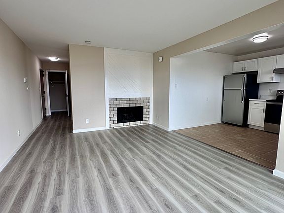 3rd image of 700 Presidio Ave #301