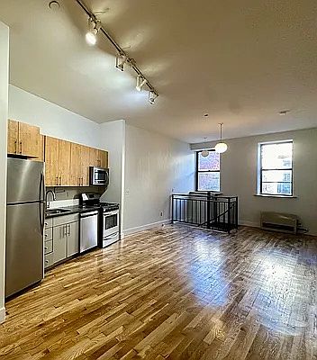 3rd image of 103 Jefferson Ave #1A