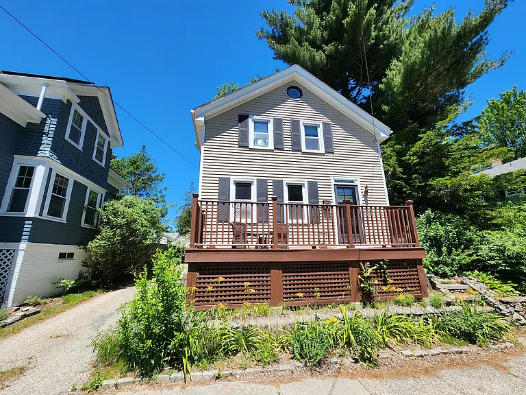 20 Lincoln Ave — Photo 2