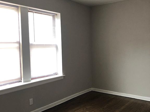 2nd image of 3609 S King Dr APT 2A