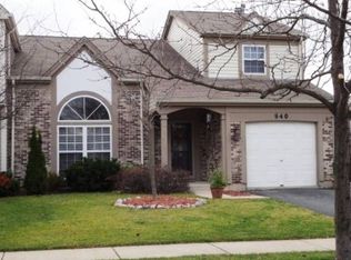 840 Cambridge Dr, Grayslake, IL 60030