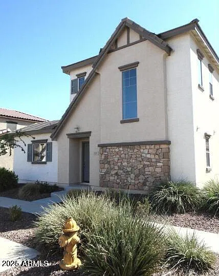 3 bed, 2.5 bath, 1262 sqft, $1,899 — Photo 2