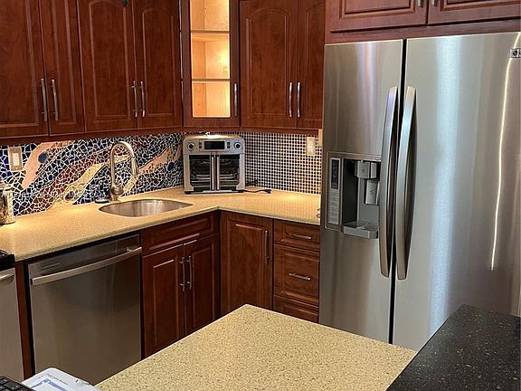 5th image of 781 NE 199th St APT 105-9
