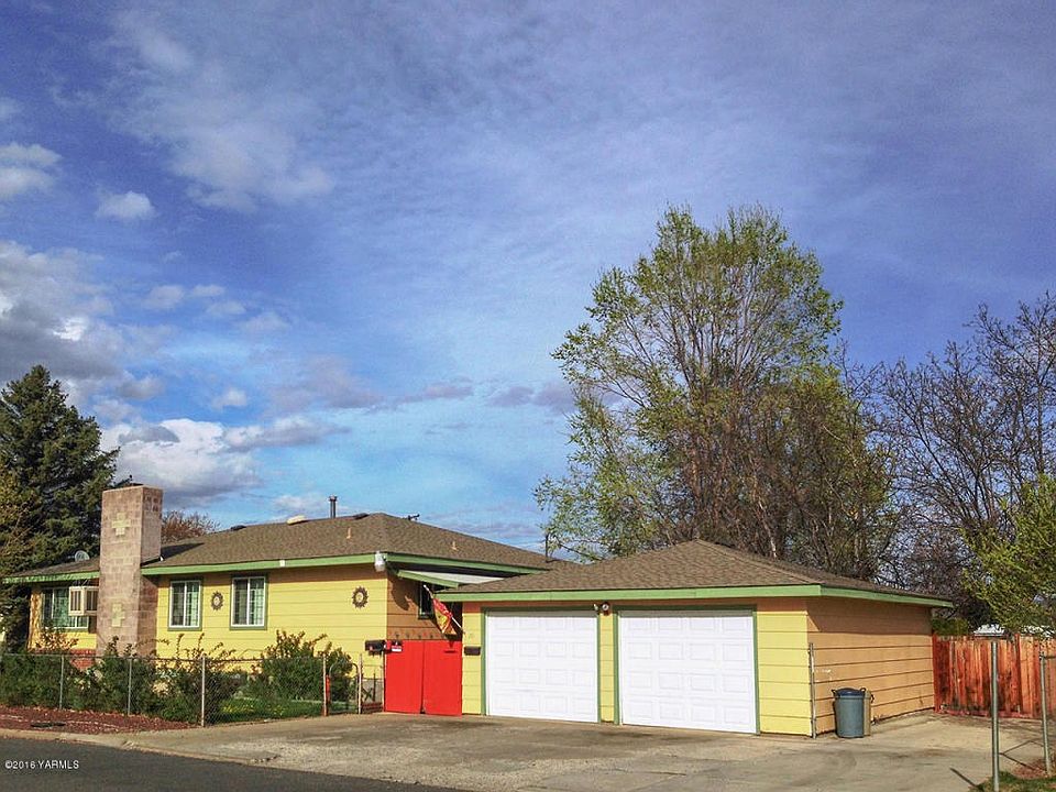 72 W Prasch Avenue - Yakima
