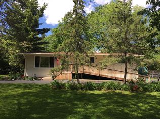 35 Menomonee Rd, Williams Bay, WI 53191