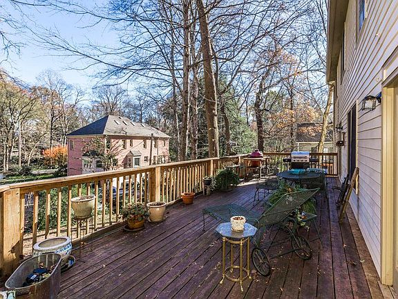 4th image of 500 Oakhurst Dr