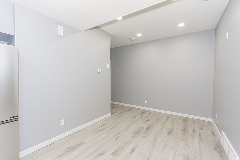 Edmonton Apartment for rent - 3 Bedrooms — photo 84