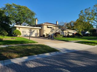 1305 Berry Ln, Flossmoor, IL 60422