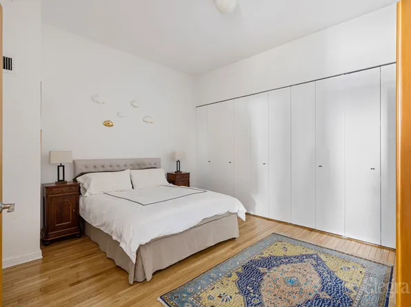 252 7th Avenue image 9 of 16