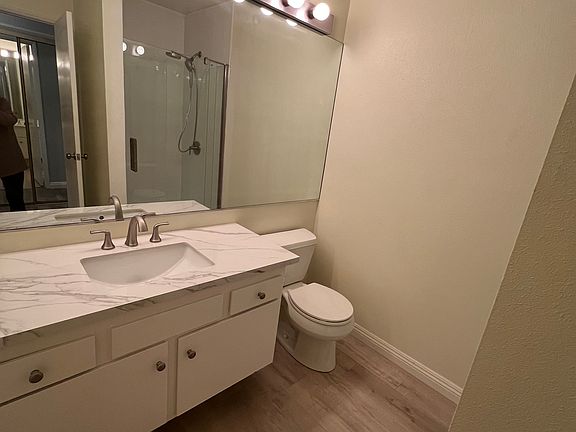 Master Bathroom (Newly Renovated)