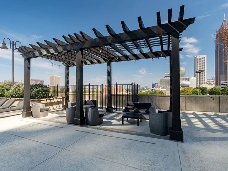 400 W Peachtree St NW #35000 — Photo 12