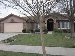 15811 W Monterey Ln, Kerman, CA