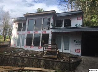 213 Silverbell Ln, Gatlinburg, TN 37738